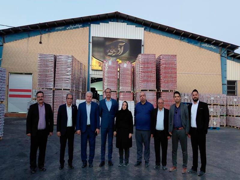بازدید گروه بانک ملی از شرکت محصولات غذایی آذوقه شیراز
